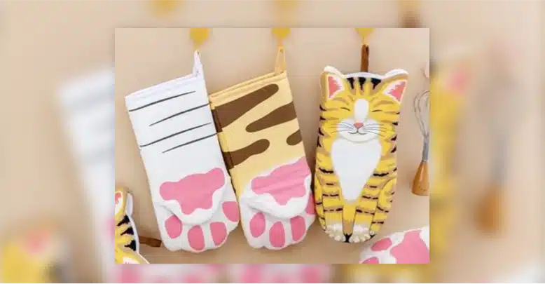 Cat Themed Kitchen Mitts and Apron blog webp